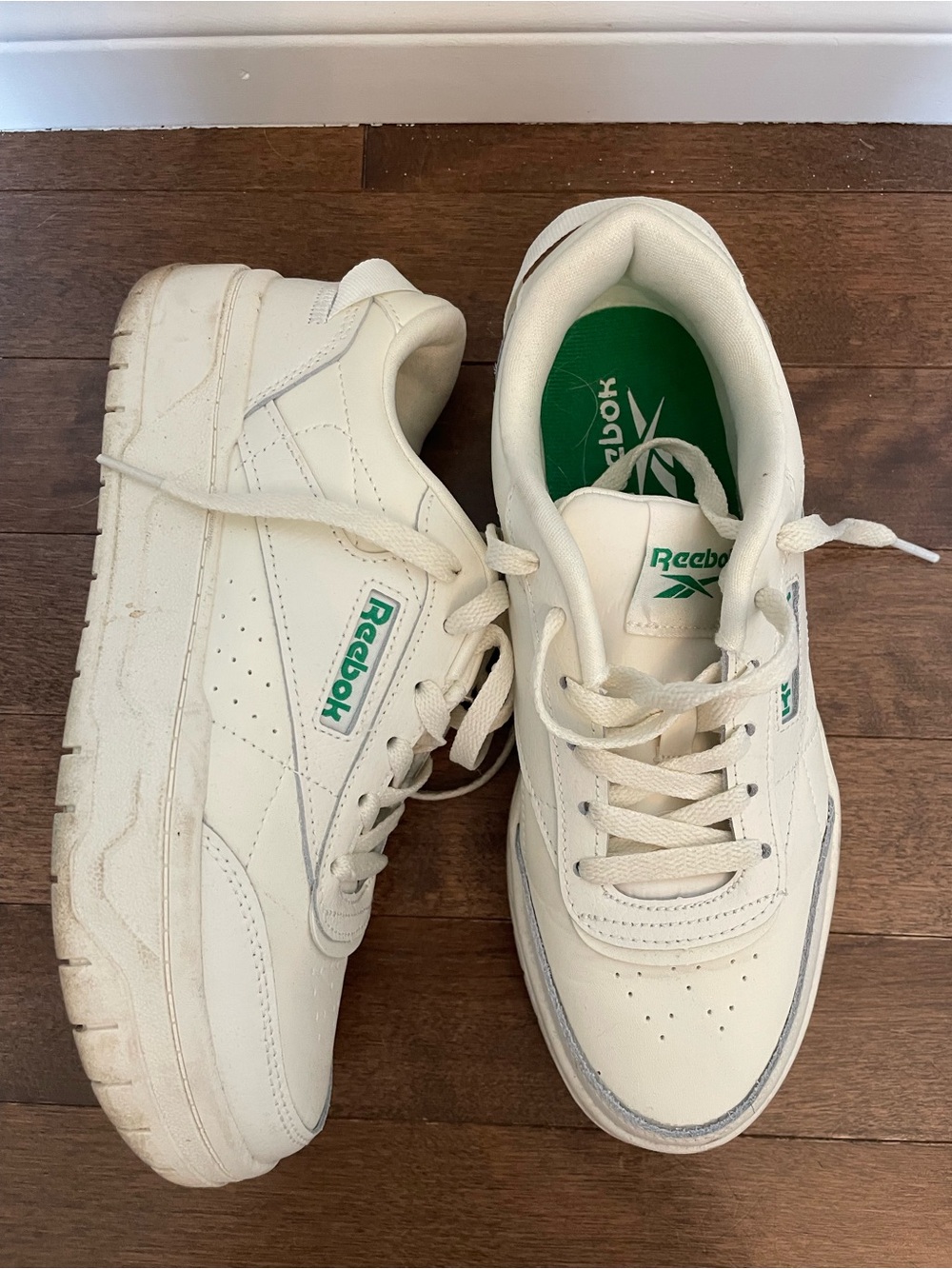 Reebok White Leather Sneakers Women’s US 7.5
